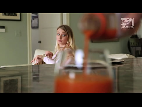 ❤️ Hot girl na nnukwu nnụnnụ tit na uko ọtụ ọkọkpọhi n'ike mmụọ nsọ si efu, ma ike ️❌ Ihe gba ọtọ  ☑